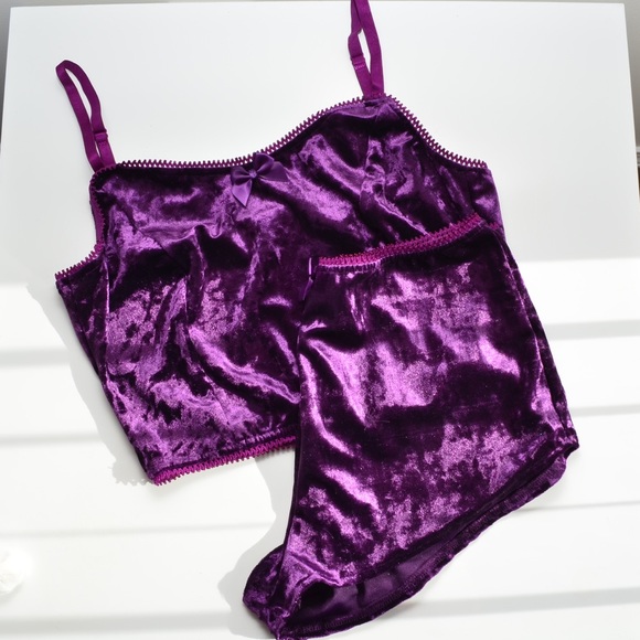 Two-Piece Velvet Lingerie Lounge Set - Picture 5 of 9